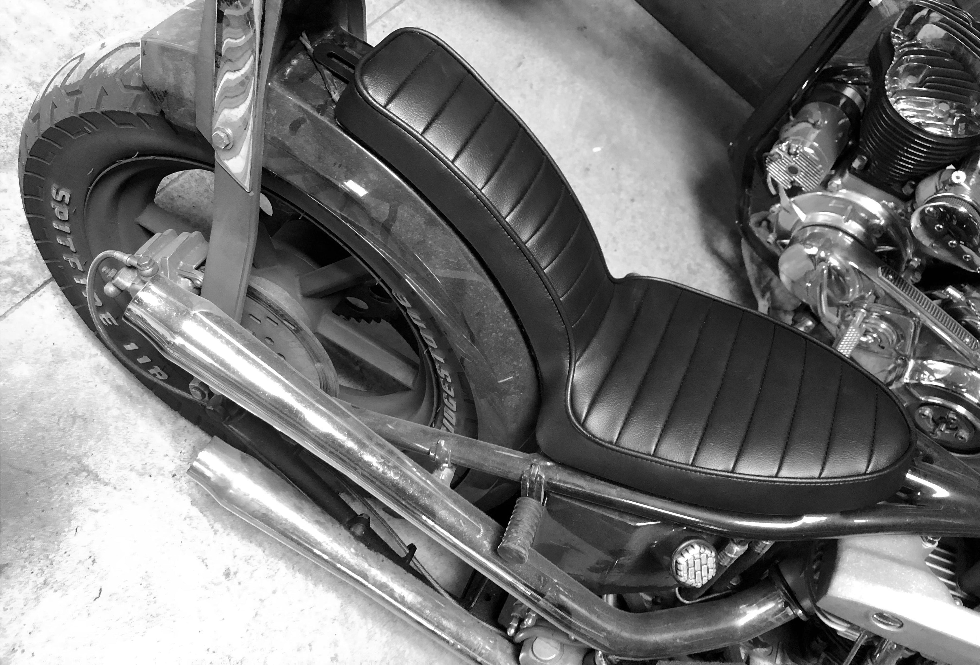 SEATS & SISSY BARS