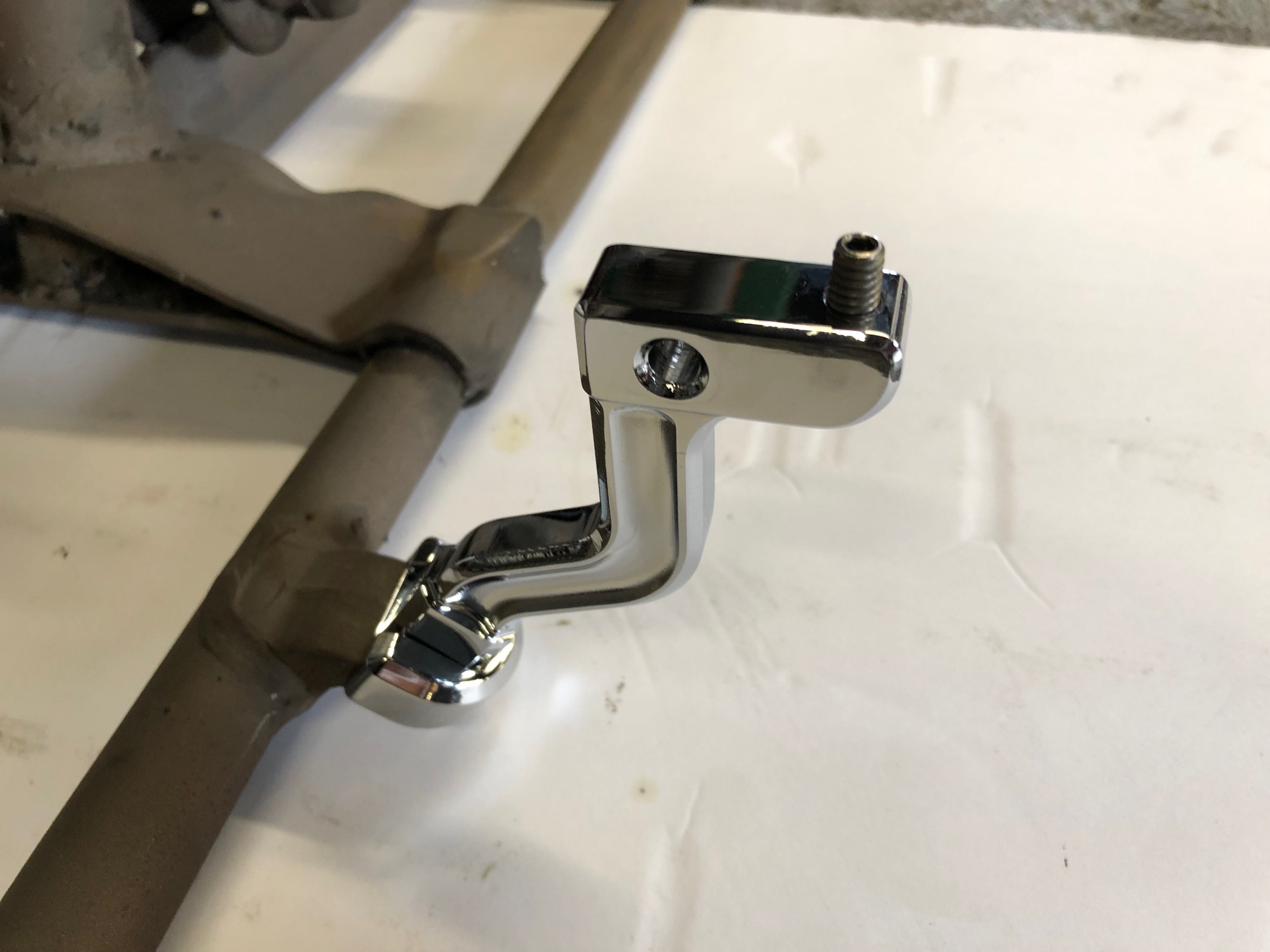 Big twin peg mounts